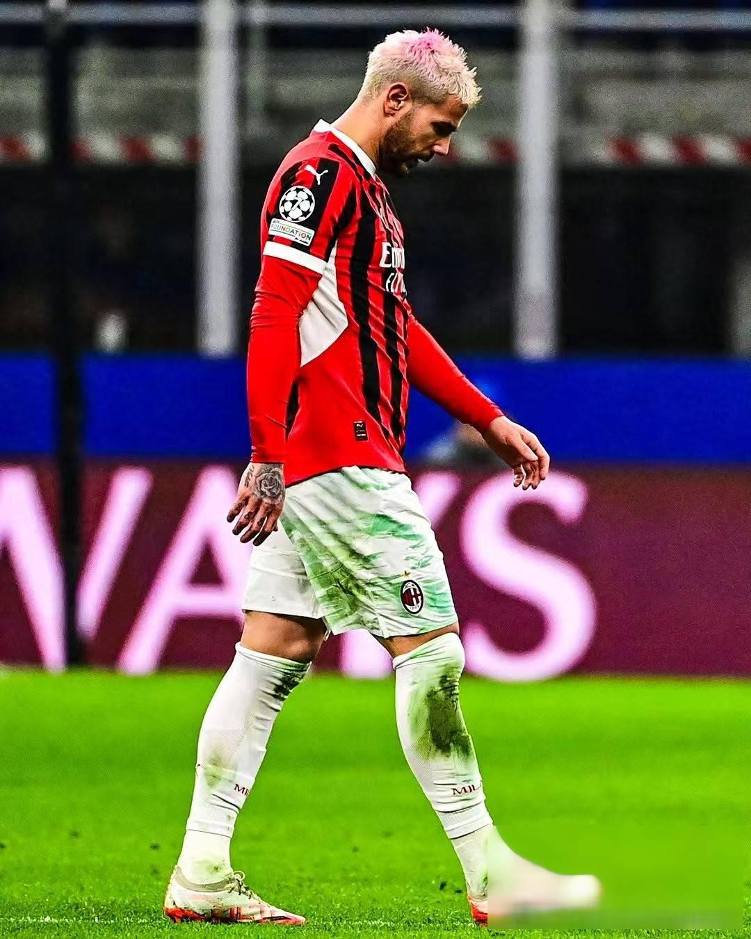 关于AC米兰迎德甲关键赛；清晨回应争议；媒体盛赞；身体对抗强度拉满的信息