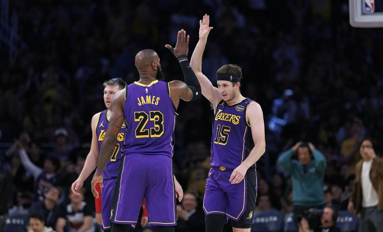 关于加时末段洛杉矶湖人备战CBA季后赛，状态回暖细节曝光，震撼外界，控场能力受关注的信息爱游戏线上登录