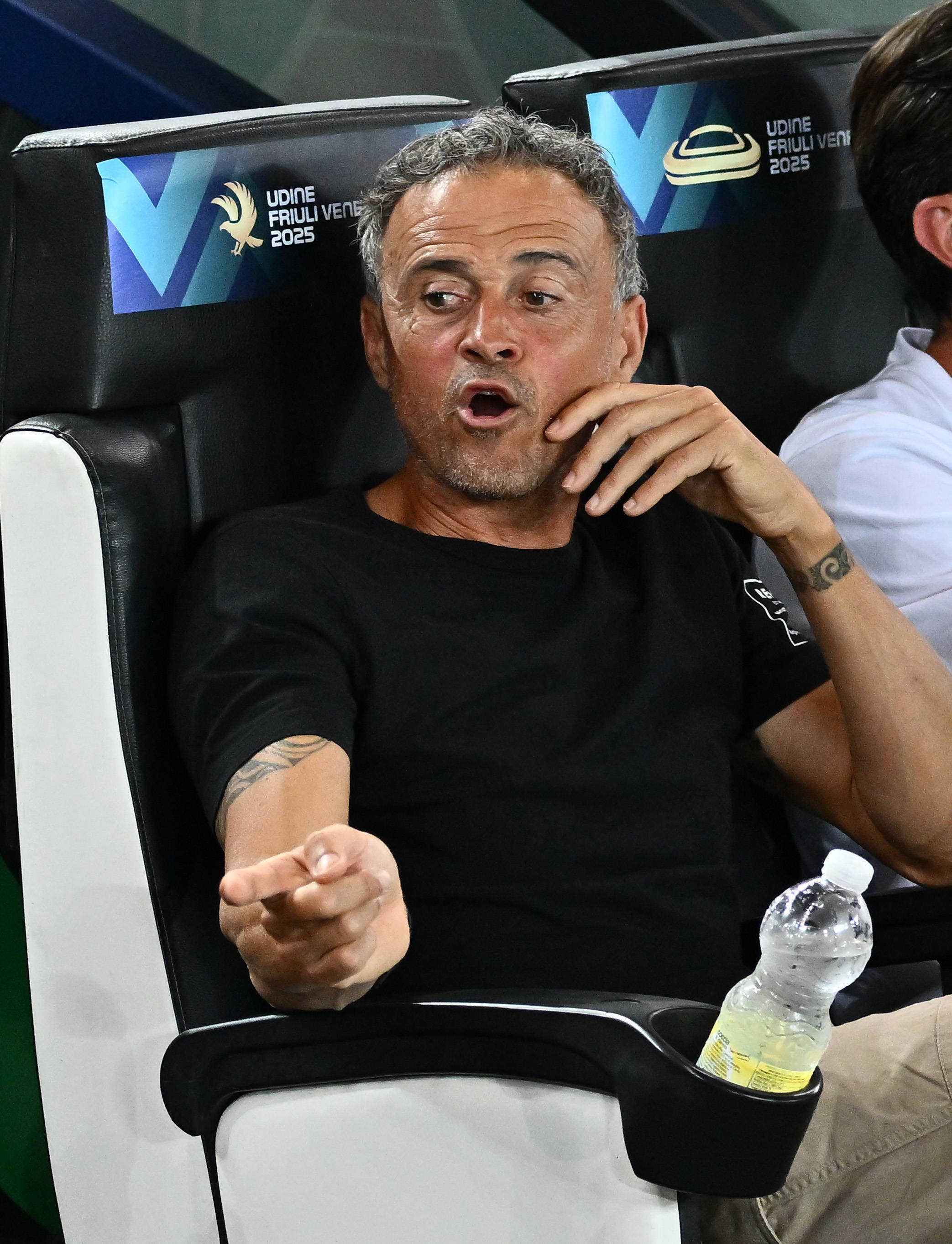 包含法国杯倒计时;曼联转会期遗憾出局;细节引发关注;态度坚定;资深球员宣示担当的词条 包含法国杯倒计时;曼联转会期遗憾出局;细节引发关注;态度坚定;资深球员宣示担当的词条